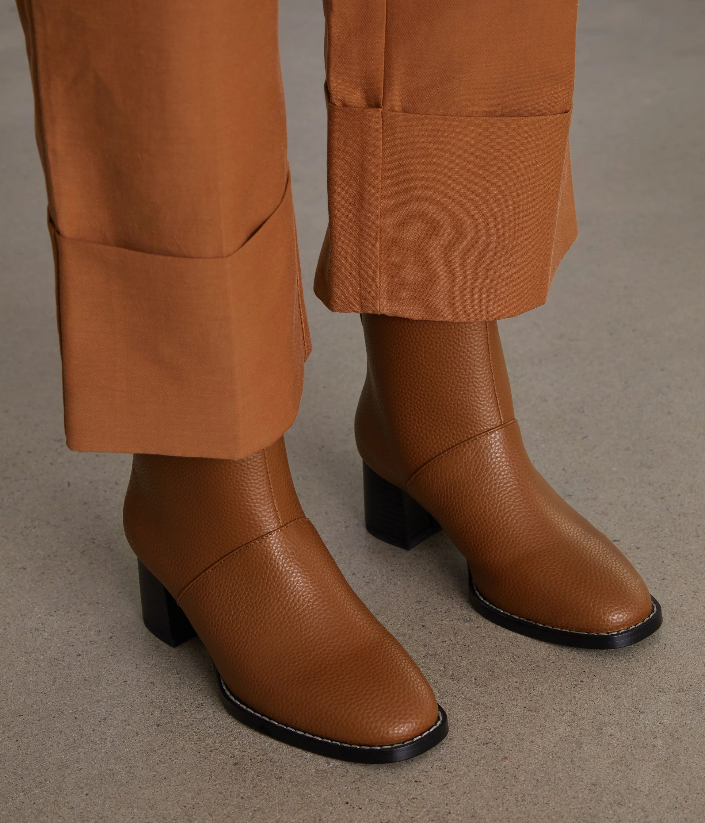 ERIVO Vegan Block Heel Boots - Image 2