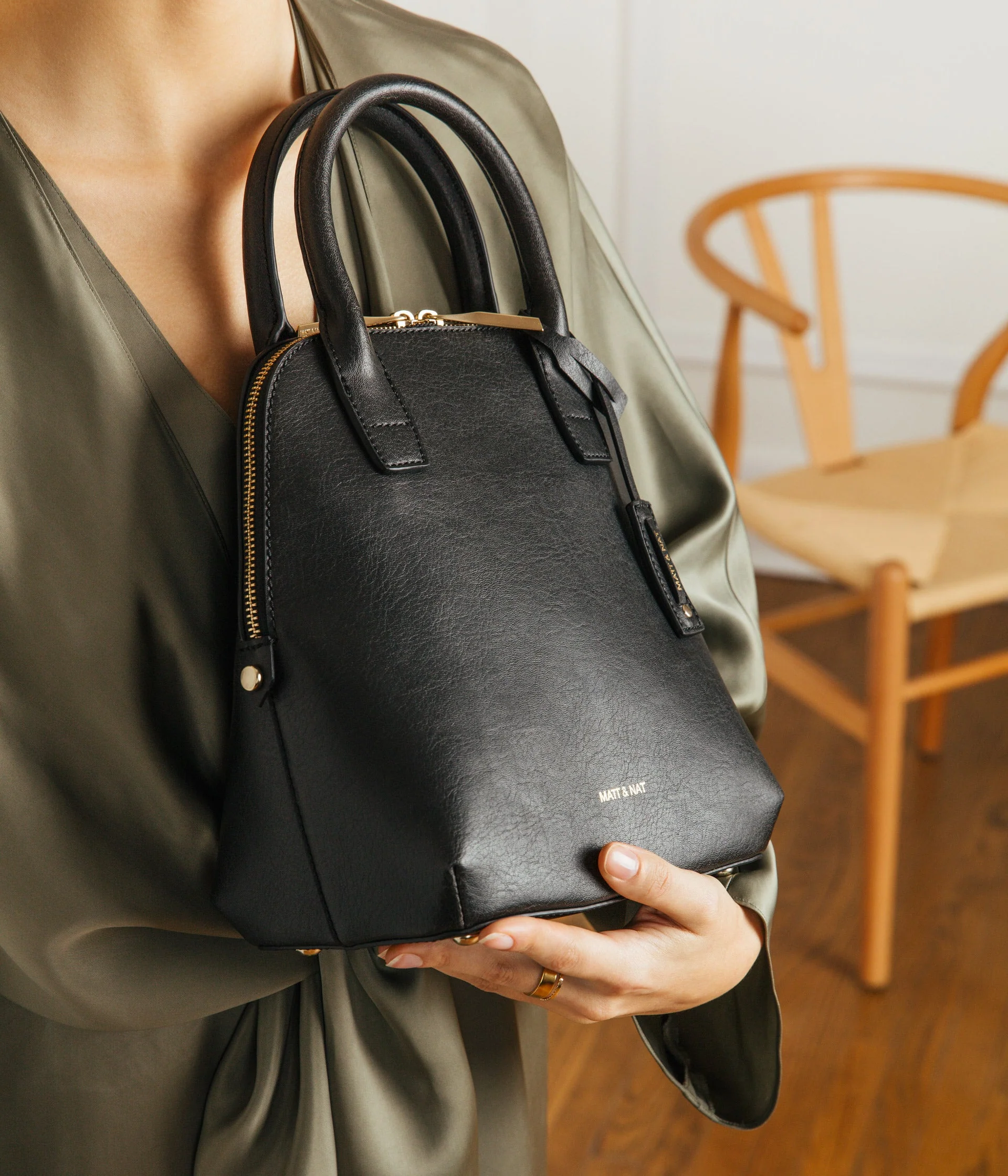GESSI SM Vegan Satchel - Vintage - Image 4