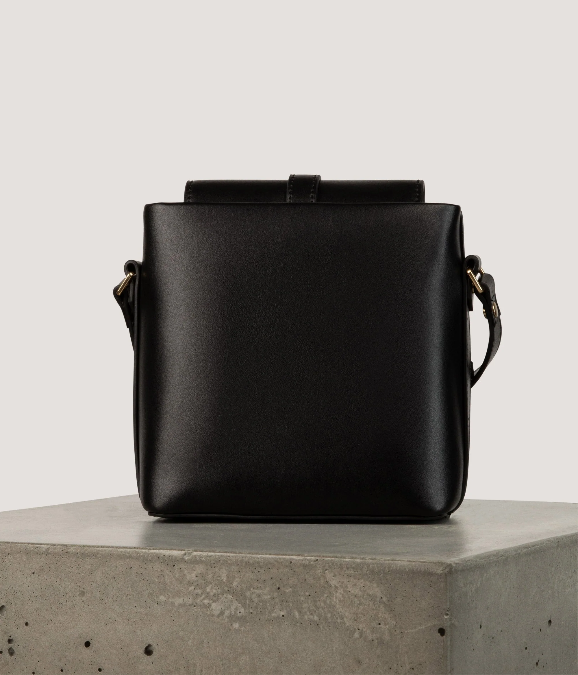 KIANA Vegan Crossbody Bag - UPPEAL™ - Image 5