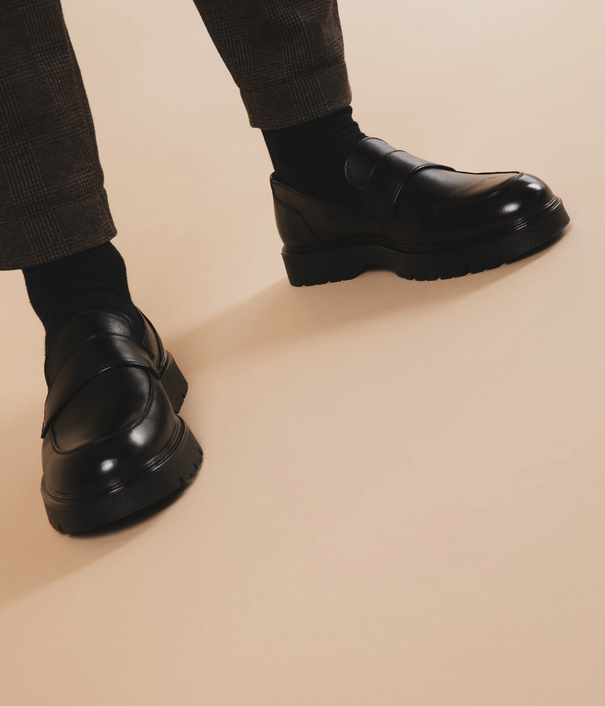 RHYE Men's Vegan Loafers - Image 4