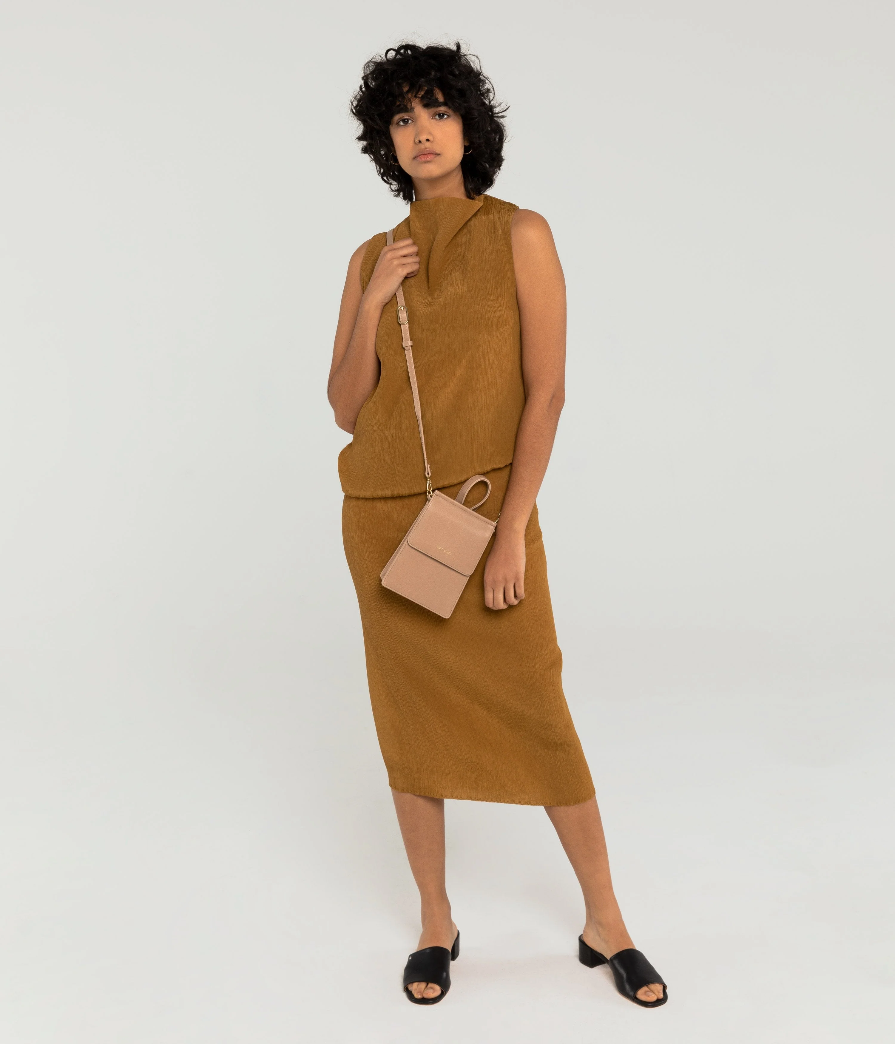 THESSA Vegan Crossbody Bag - Vintage - Image 45