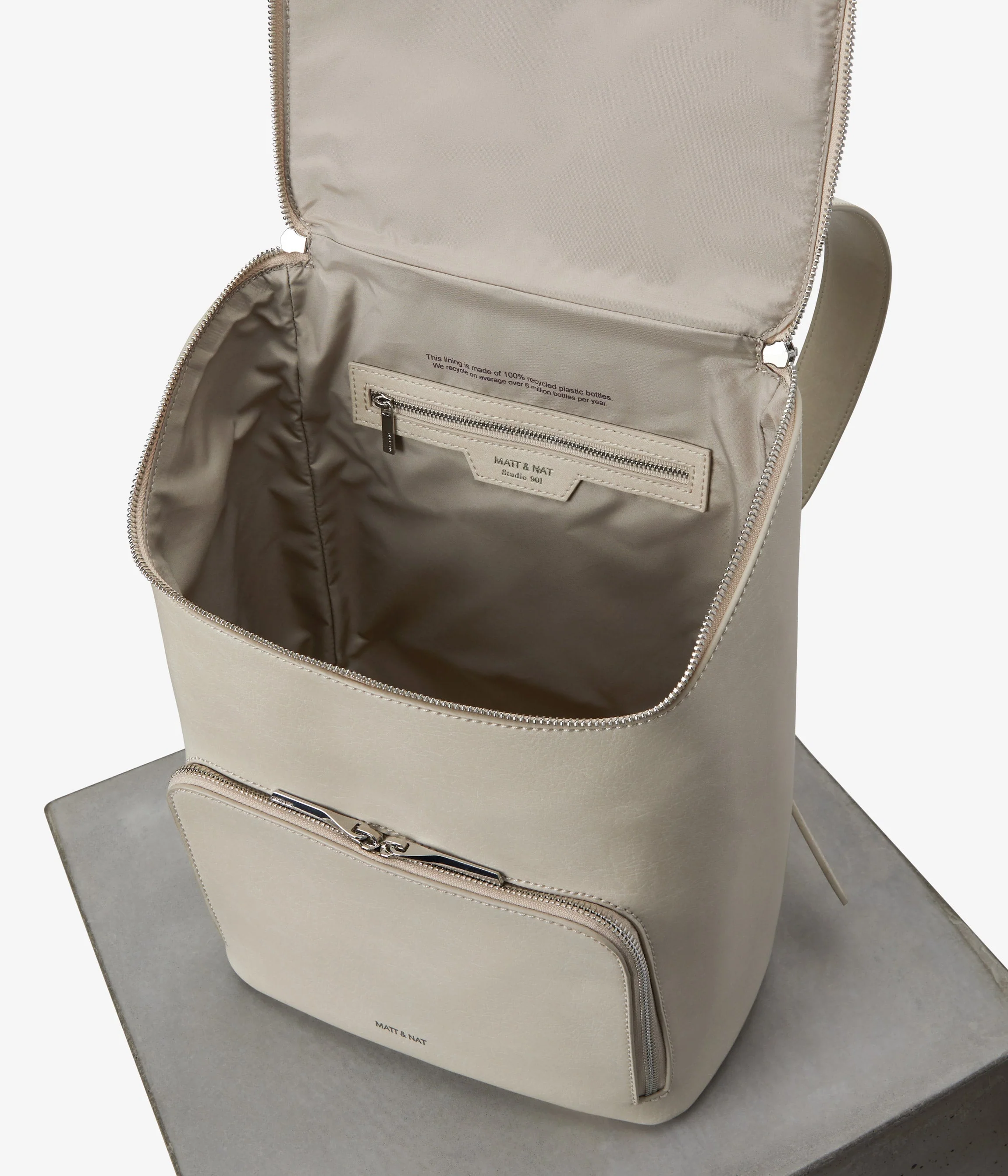 VIDA Vegan Backpack - Vintage - Image 14